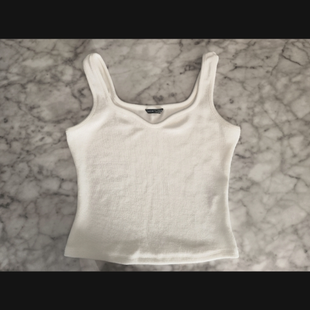 White Ribbed Tank Top. SHEIN. Size L